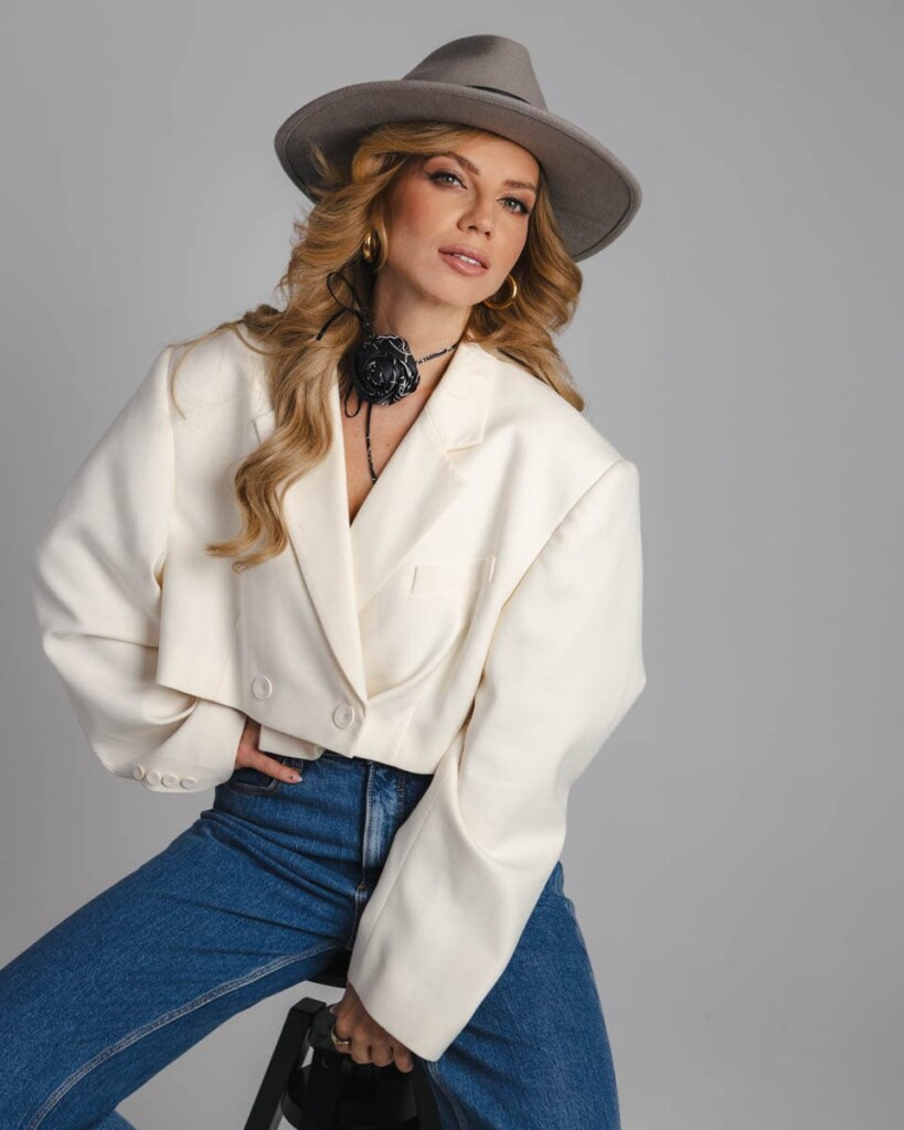 jedwabna roza feminimal czarna spadiora 2