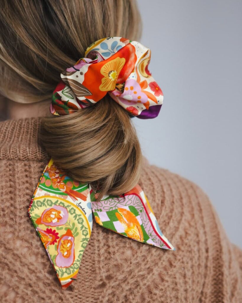 gumka scrunchie z szarfa frykasy spadiora 1