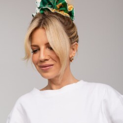 jedwabna gumka scrunchie ornamilo karuzela butelkowa zielen spadiora 2