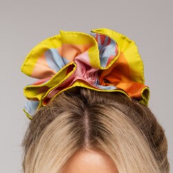 jedwabna gumka scrunchie ornamilo self love first  spadiora 3