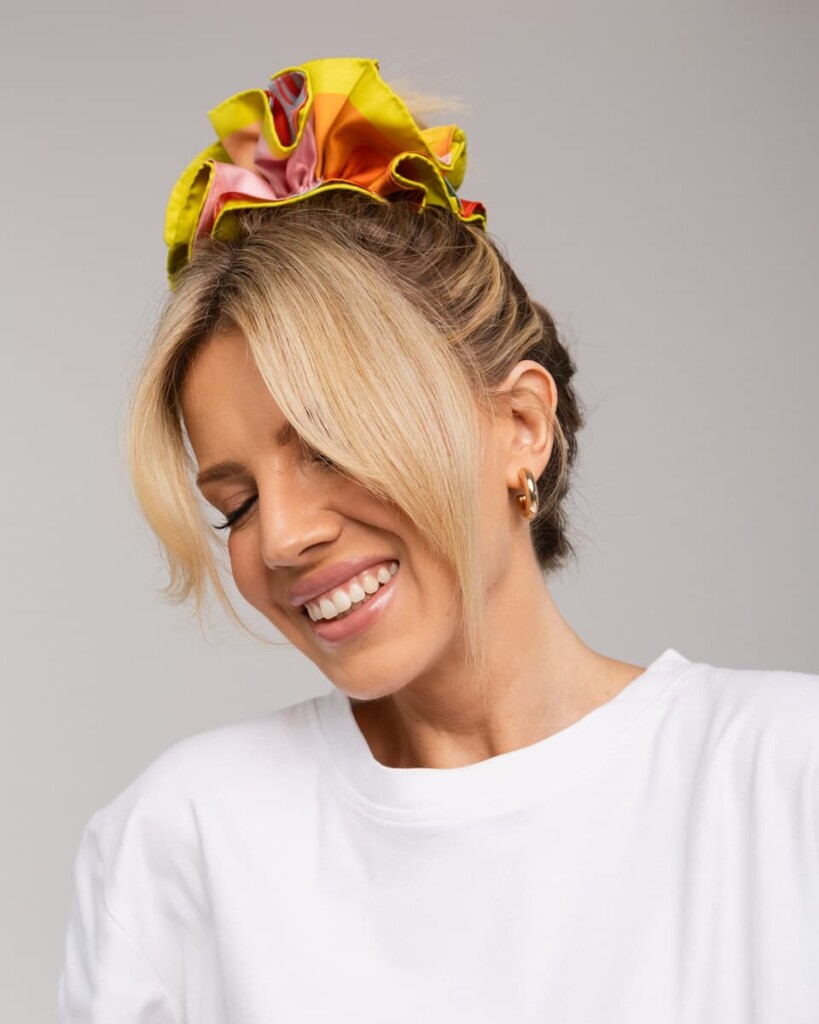 jedwabna gumka scrunchie ornamilo self love first  spadiora 4